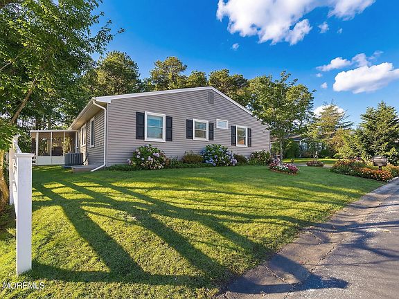 5th image of 13 S Chestnut Avenue #70