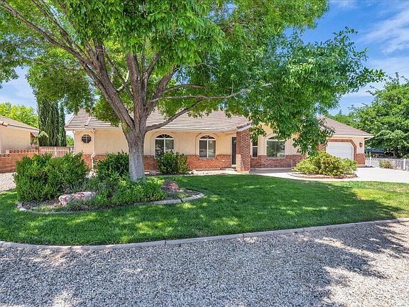 3rd image of 3038 S Willow Dr