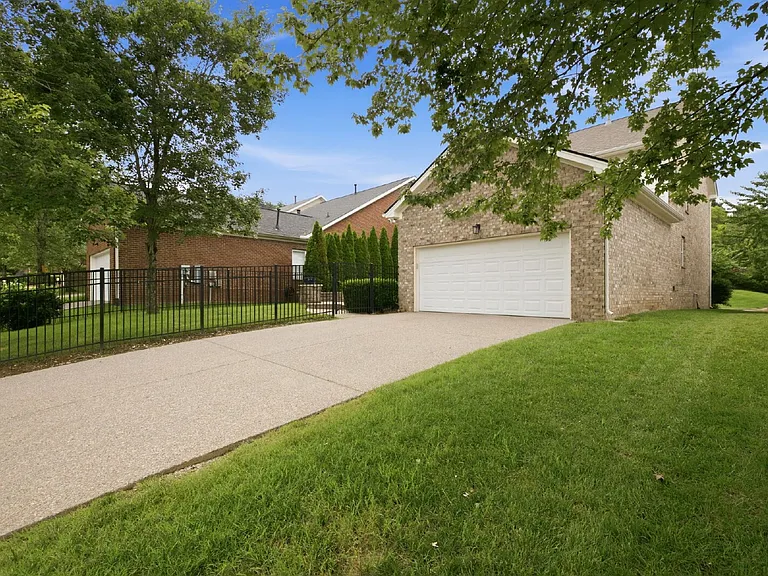 310 Wandering Cir — Photo 43