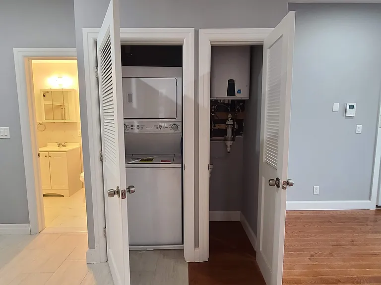 100 Griffith St #3L — Photo 13