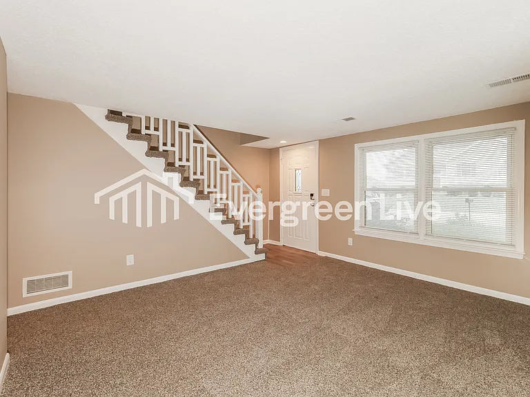 6817 E 144th Pl — Photo 2