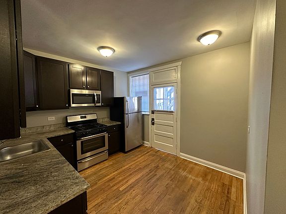 5th image of 6203-05 N Claremont Ave #62033