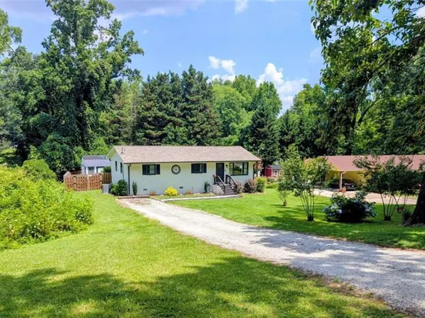 314 Spring St, Toccoa, GA 30577