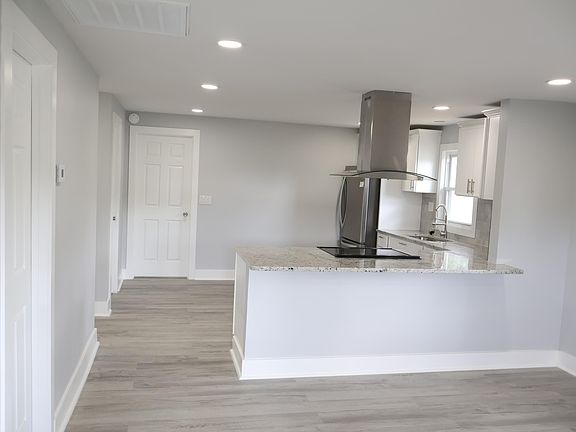 5th image of 1016 Rauhut St