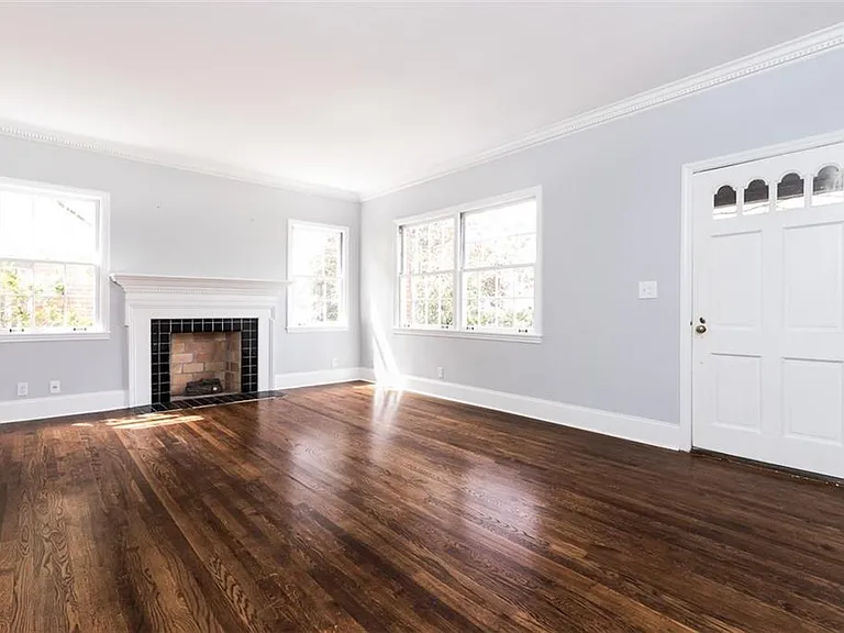 132 Garden Ln — Photo 2