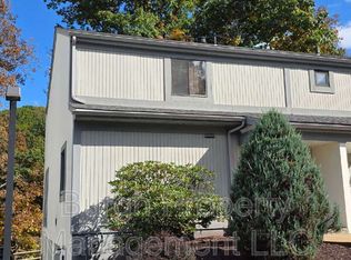 1549 Pinehurst Dr, Pittsburgh, PA 15241