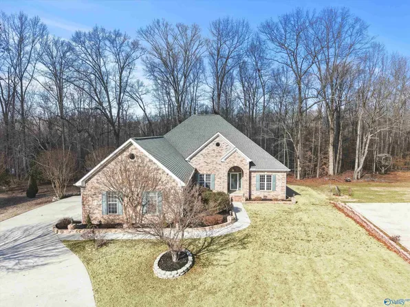 308 Walden Glen Ct, Madison, AL 35758
