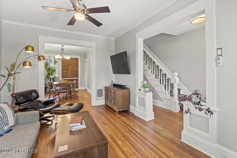 4th image of 693 Myrtle Avenue