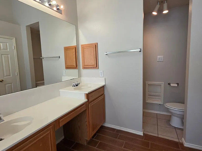 1268 Topeka Dr — Photo 19