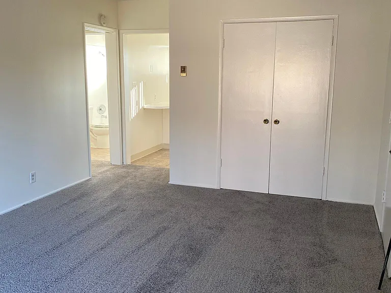 3610 Emerald St #18 — Photo 2