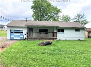 898 Orchard Park Rd, Hurricane, WV 25526