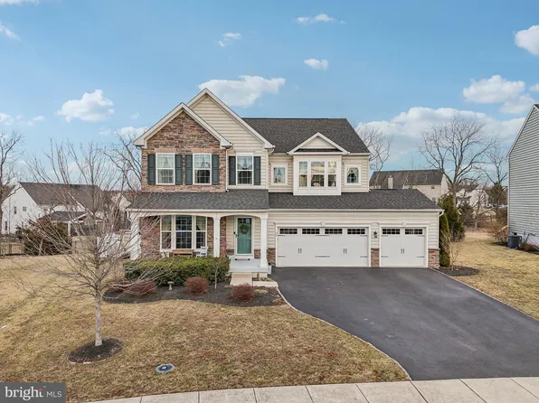 26 Montella Cir, Pottstown, PA 19464