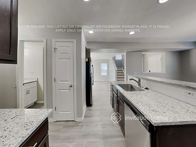 5546 Cassina Dr — Photo 9