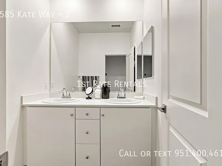 5585 Kate Way #3 — Photo 11