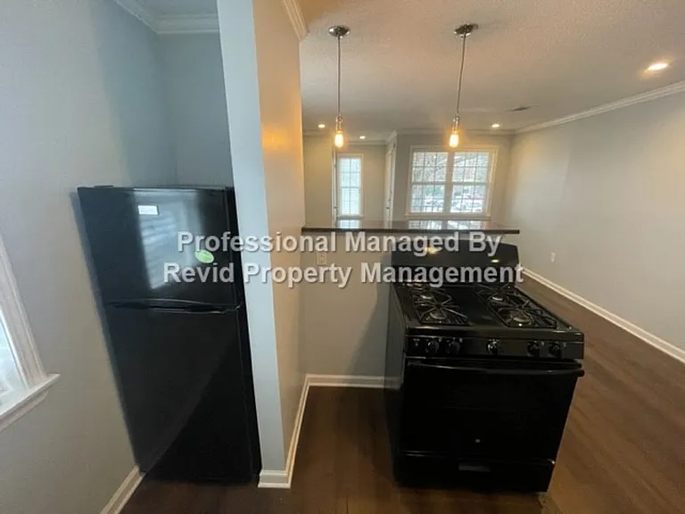 36 N. Auburndale — Photo 6