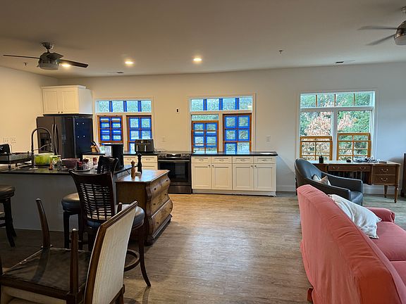 2nd image of 115 Elizabeth St