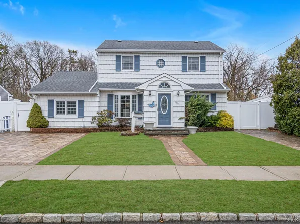 1393 Lombardy Boulevard, Bay Shore, NY 11706