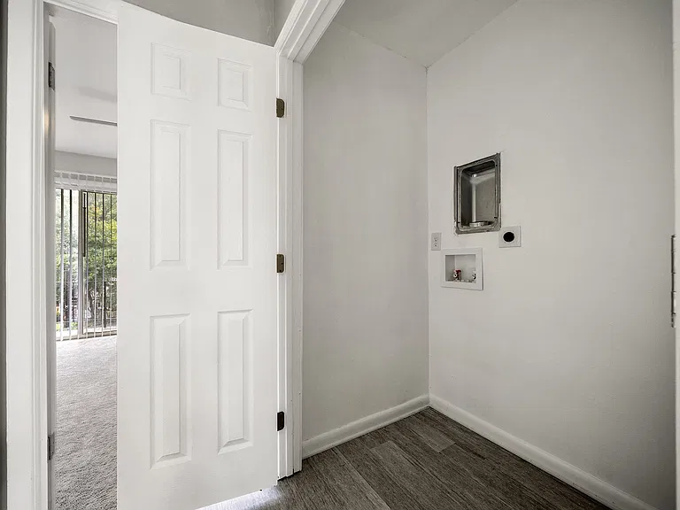 Georgian Oaks Apartments 2 — Photo 11