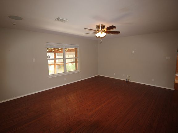 4th image of 15247 Kamary Ln