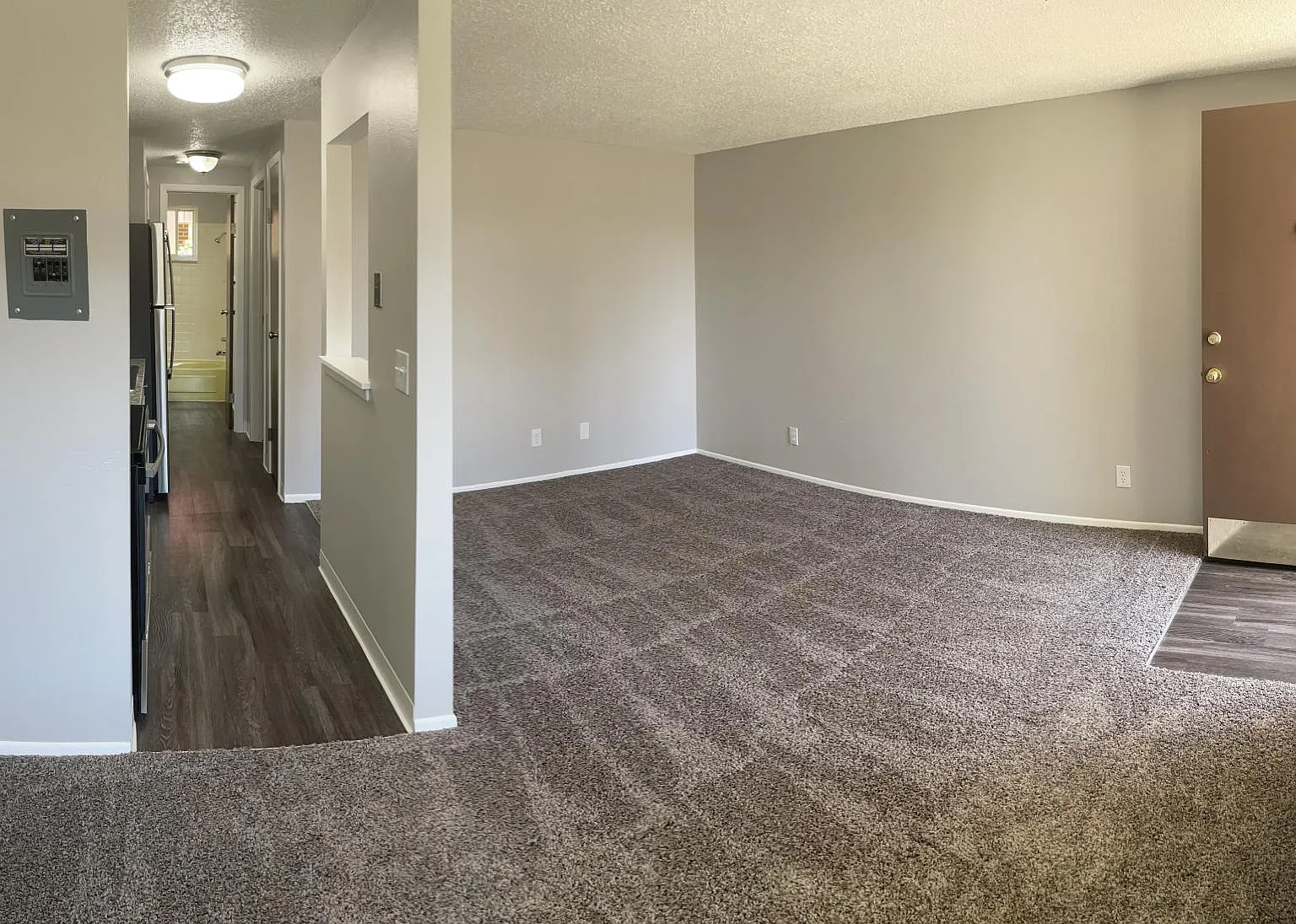 Royal Village Apartment Homes 205 — Photo 3