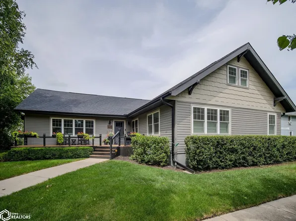 135 E B St, Forest City, IA 50436
