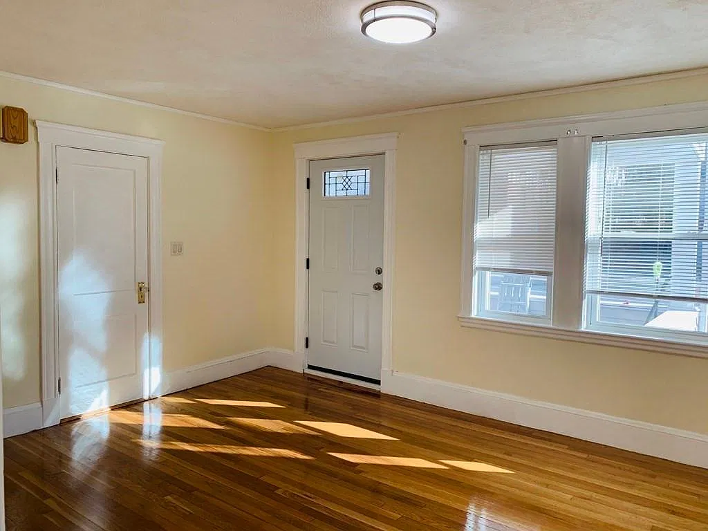 2 bed, 1.0 bath, 1100 sqft, $2,600 — Photo 2
