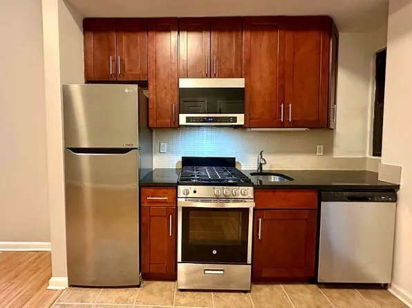 173 East 90th Street image 1 of 8