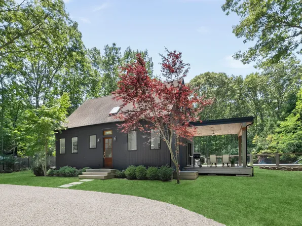 42 Partridge Dr, Sag Harbor, NY 11963