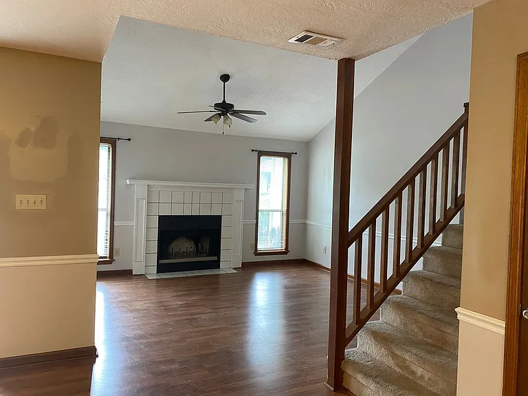 3107 Bobcat Ct — Photo 2