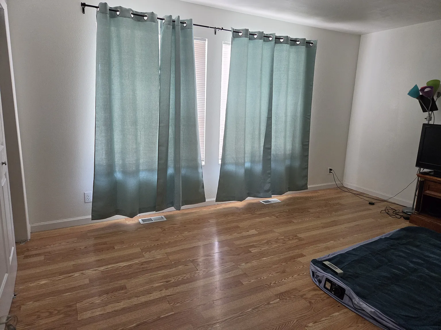2 bed, 1198 sqft, $1,650 — Photo 3