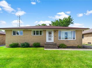 9691 Idlewood Dr, Brooklyn, OH