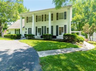 7 Glen Arbor Rd, Kansas City, MO 64114