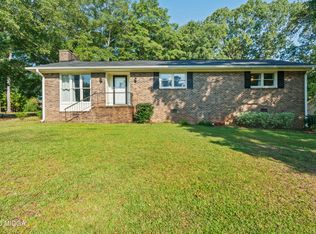 203 Needlecrest Dr, Gray, GA 31032