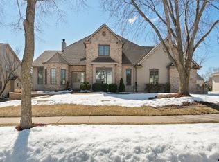 617 E Apple Creek Rd, Appleton, WI 54913