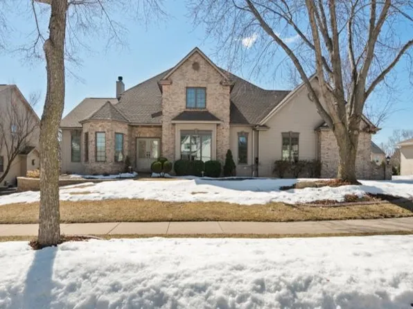 617 E Apple Creek Rd, Appleton, WI 54913