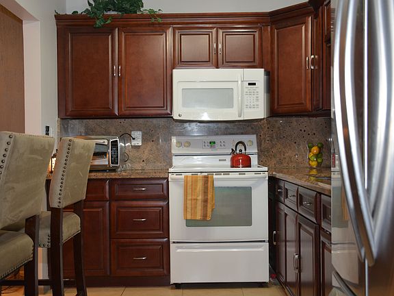 5th image of 7681 NW 99th Ave