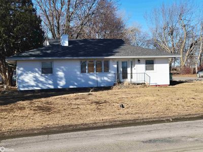 821 NE 2nd St, Eagle Grove, IA, 50533