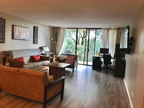 3rd image of 2000 Saint Regis Dr APT 4B