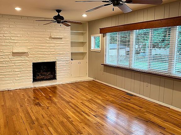 2nd image of 1701 Woodlark Ave