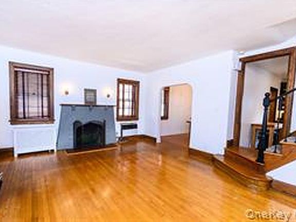 2nd image of 2719 167th St
