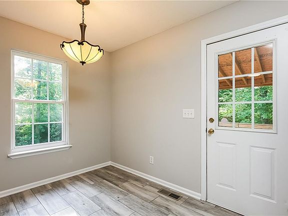 5th image of 2704 Georgette Dr