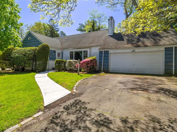 70 Whitehall Road, Rockville Centre, NY 11570