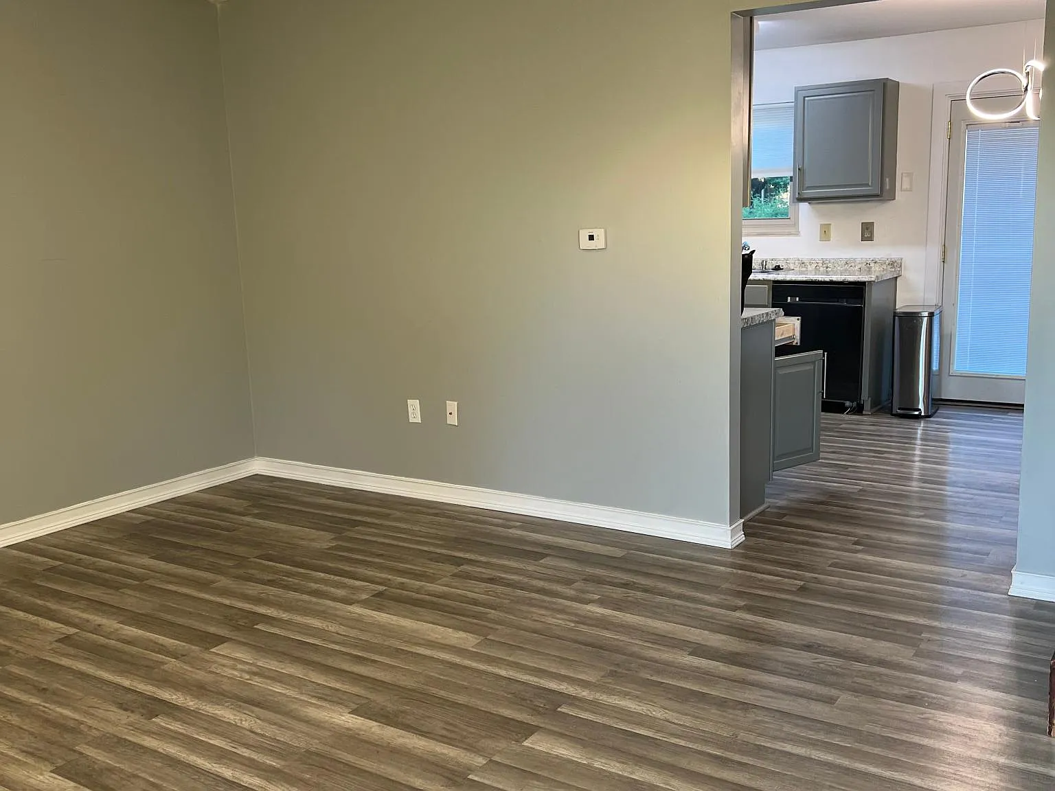 4 bed, 1780 sqft, $2,400 — Photo 2