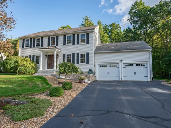 38 Robin Drive, Hudson, NH 03051