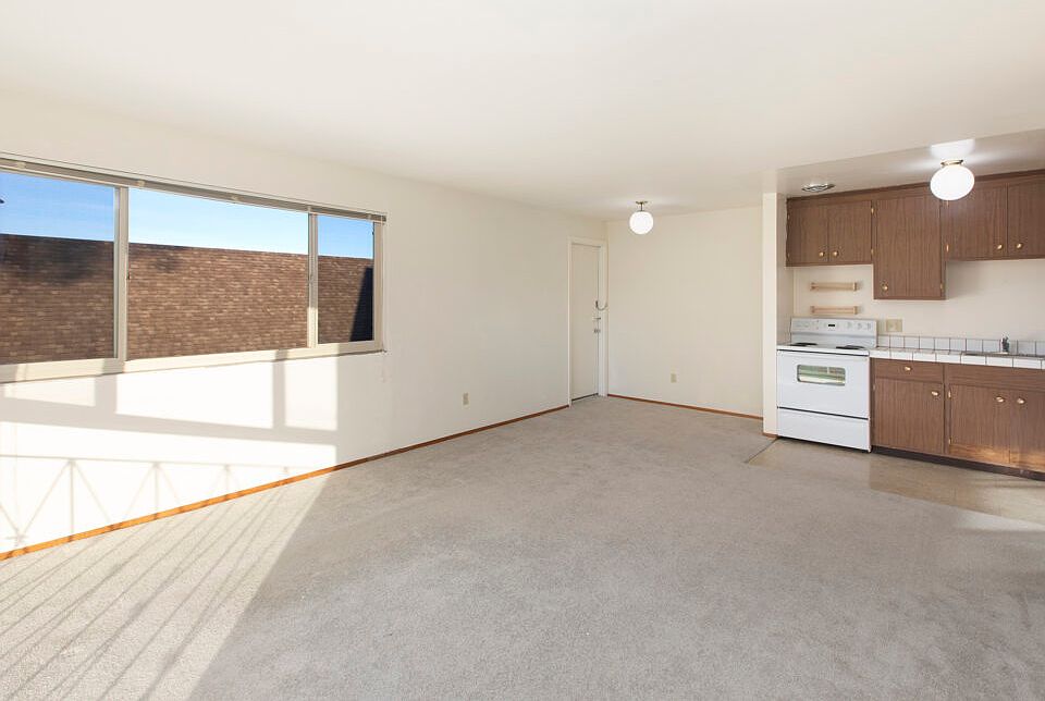 1st image of 1300 Lawton St APT 207