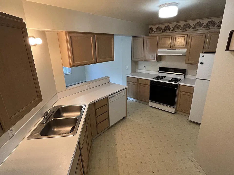 7992 Green Meadow Ct #8004