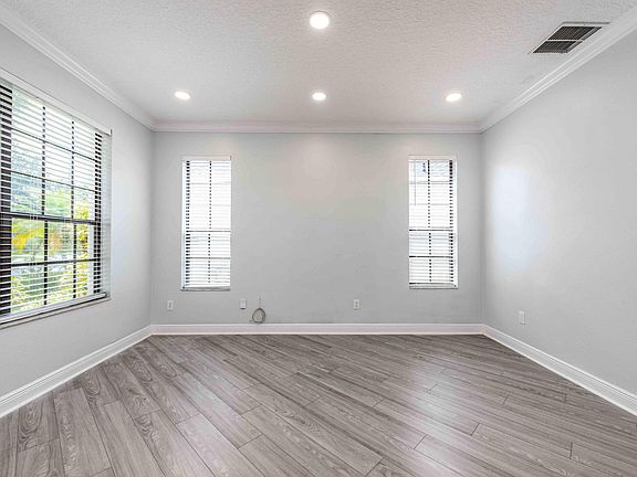 4th image of 3373 Sterling Lake Cir