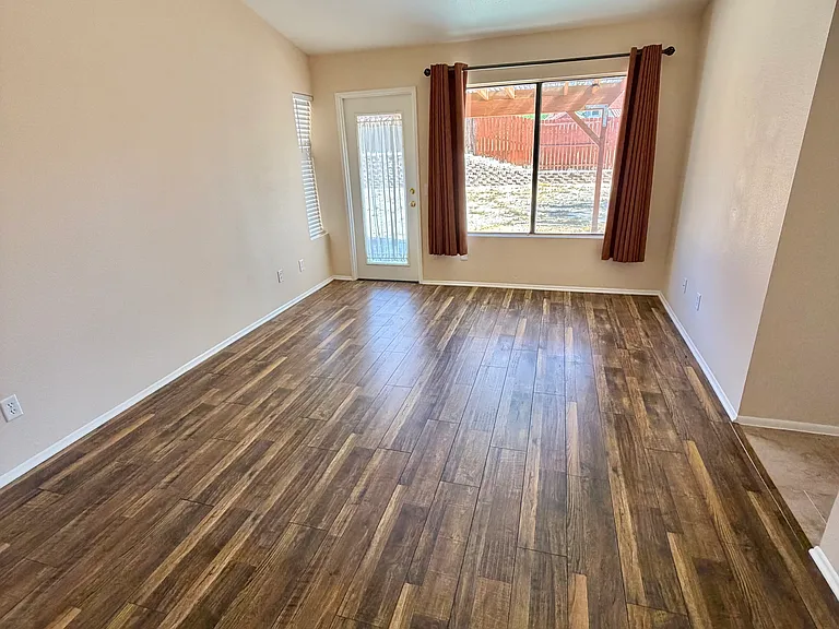 5556 Symphony Ct — Photo 6