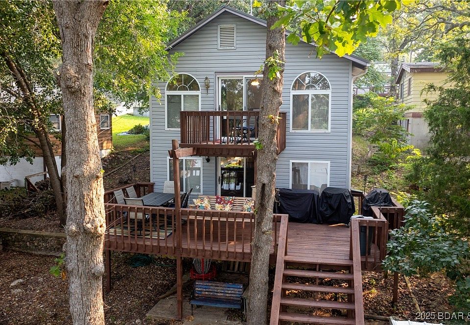 1st image of 28735 Mistletoe Ave