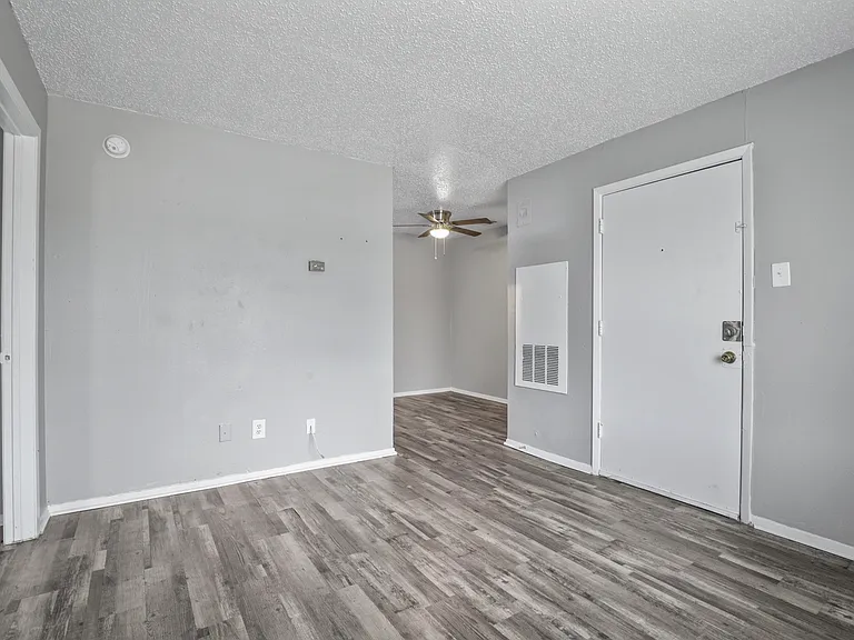 Running Brook Apartments — Photo 2